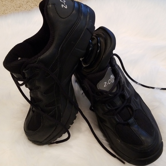 z coil tennis shoes
